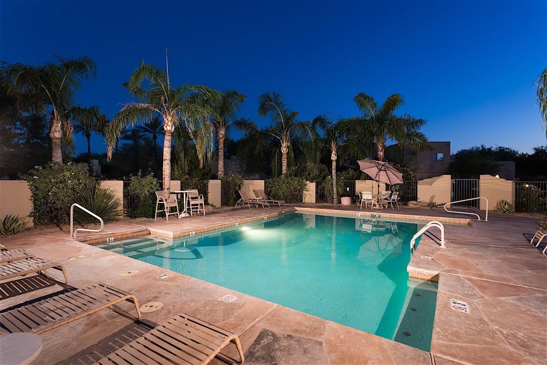Az Nirvana 3 Bedroom Townhome Pool Holiday home Scottsdale